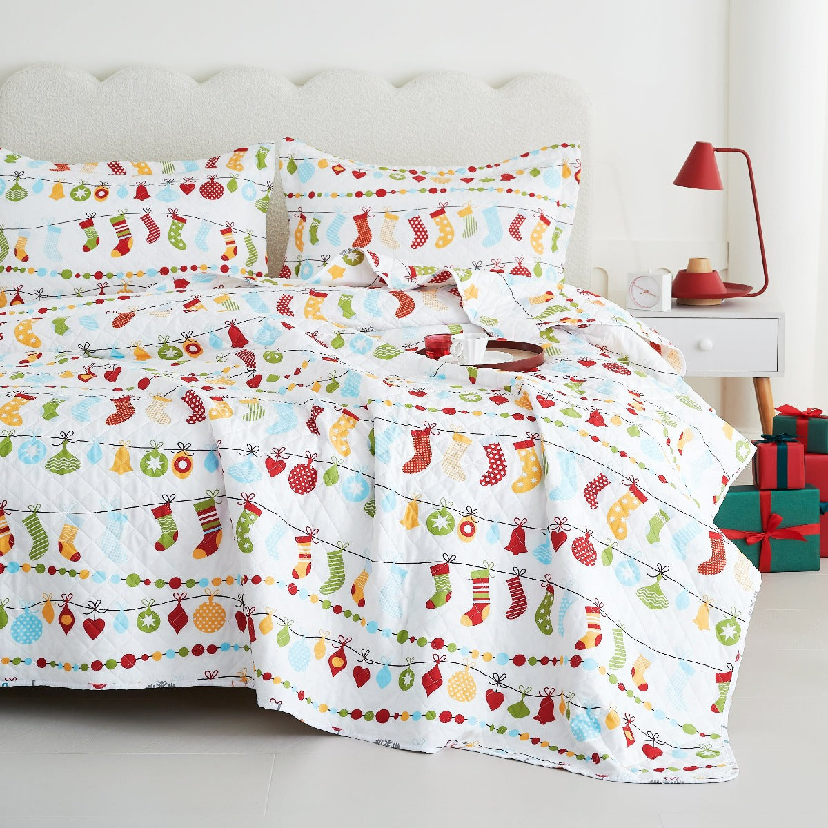 Holiday Collection Quilt Set - Ultra-Soft, Reversible Coverlet Bedding - Oversized Quilt With Matching Pillow Shams - Spirit Linen