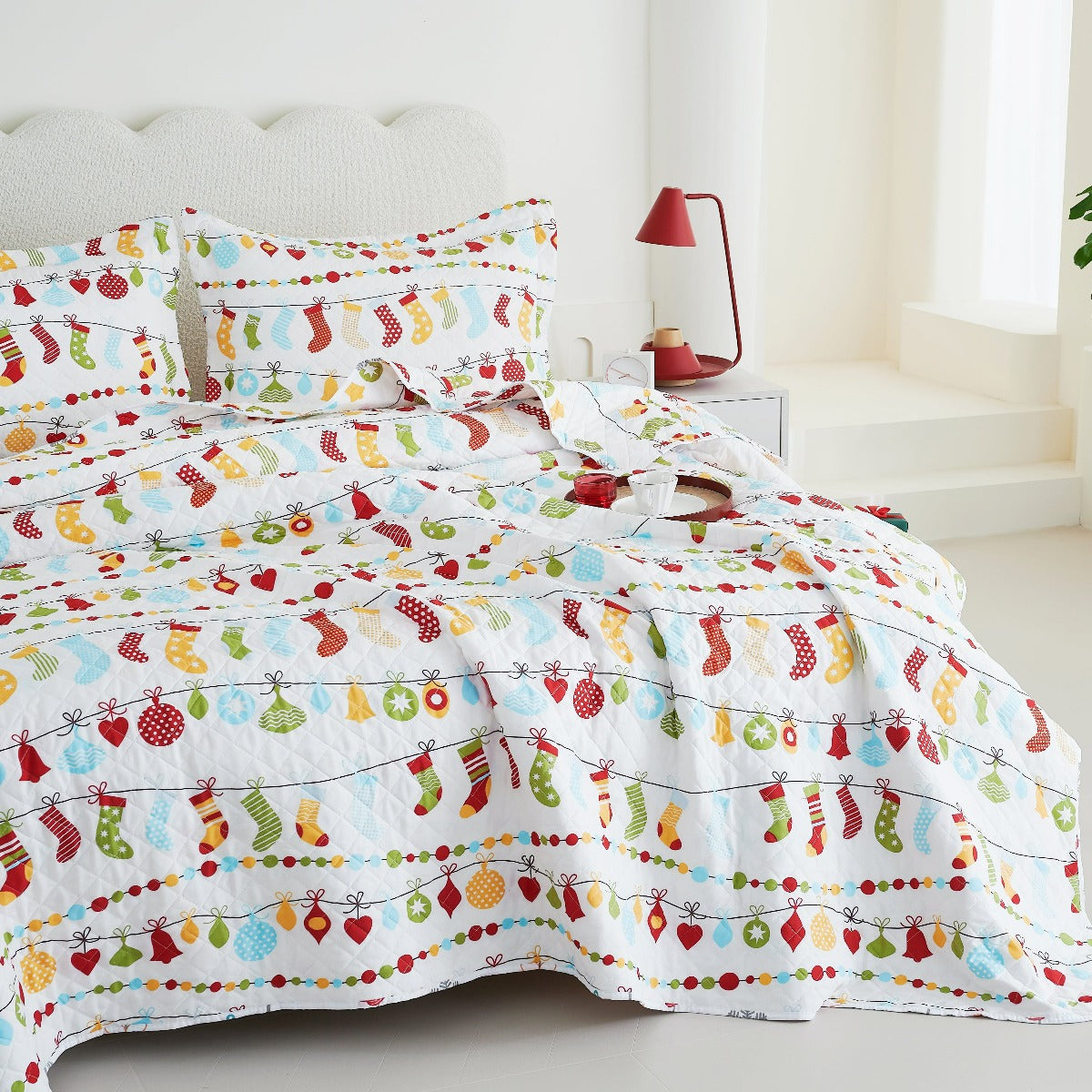 Holiday Collection Quilt Set - Ultra-Soft, Reversible Coverlet Bedding - Oversized Quilt With Matching Pillow Shams - Spirit Linen
