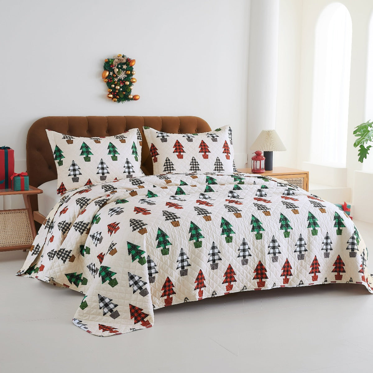 Holiday Collection Quilt Set - Ultra-Soft, Reversible Coverlet Bedding - Oversized Quilt With Matching Pillow Shams - Spirit Linen