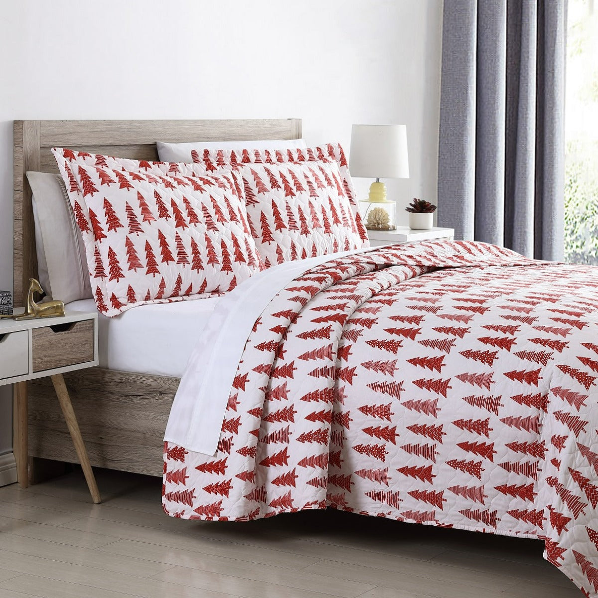 Holiday Collection Quilt Set - Ultra-Soft, Reversible Coverlet Bedding - Oversized Quilt With Matching Pillow Shams - Spirit Linen