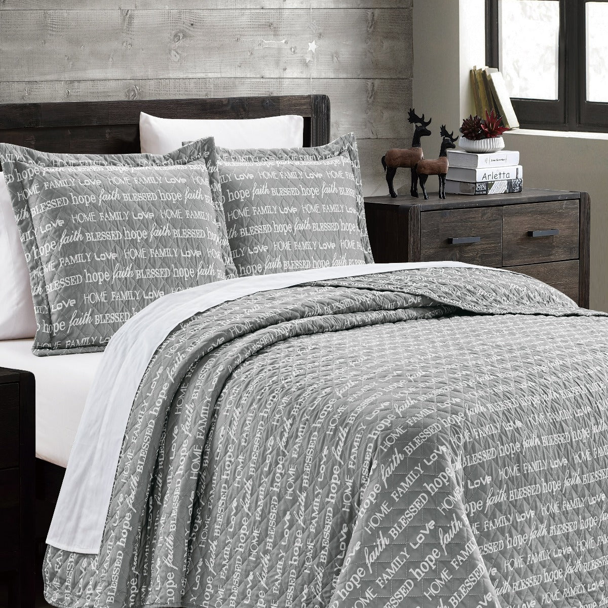 Holiday Collection Quilt Set - Ultra-Soft, Reversible Coverlet Bedding - Oversized Quilt With Matching Pillow Shams - Spirit Linen