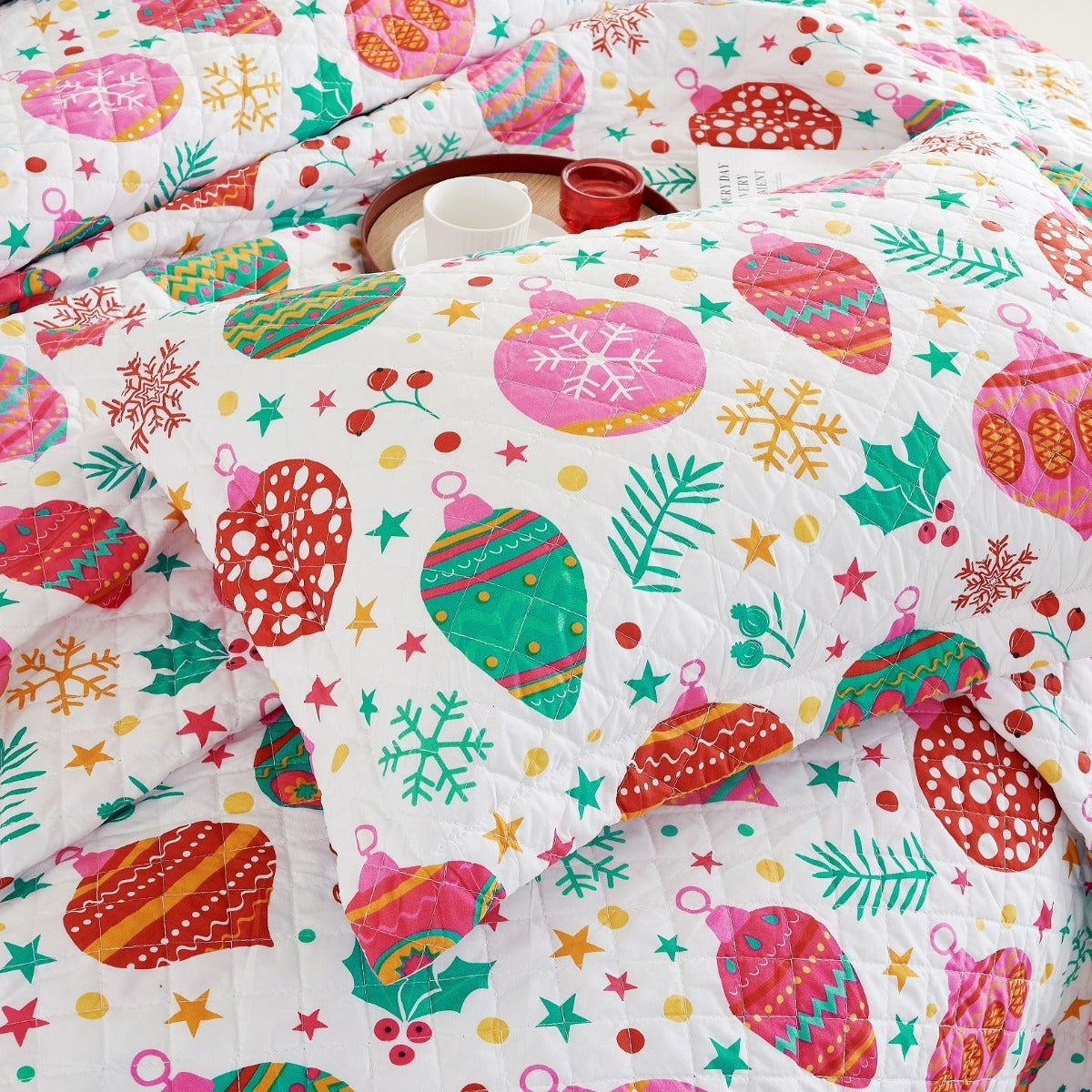 Holiday Collection Quilt Set - Ultra-Soft, Reversible Coverlet Bedding - Oversized Quilt With Matching Pillow Shams - Spirit Linen
