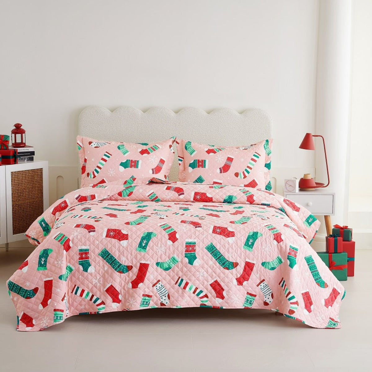 Holiday Collection Quilt Set - Ultra-Soft, Reversible Coverlet Bedding - Oversized Quilt With Matching Pillow Shams - Spirit Linen