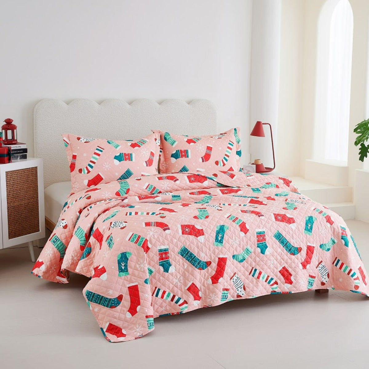 Holiday Collection Quilt Set - Ultra-Soft, Reversible Coverlet Bedding - Oversized Quilt With Matching Pillow Shams - Spirit Linen