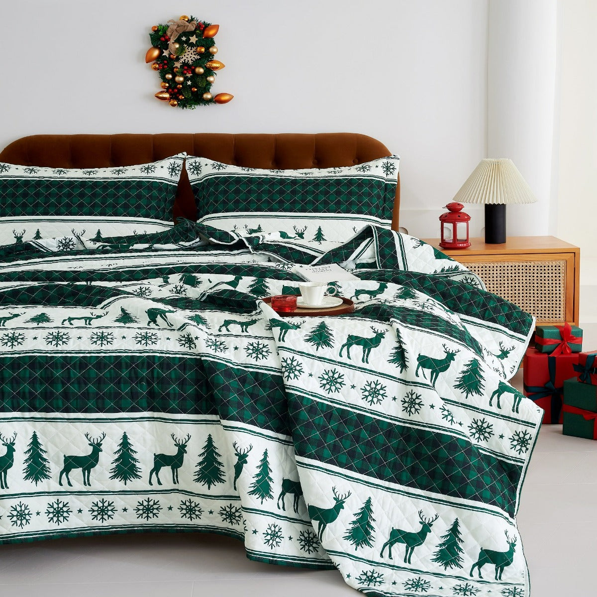 Holiday Collection Quilt Set - Ultra-Soft, Reversible Coverlet Bedding - Oversized Quilt With Matching Pillow Shams - Spirit Linen