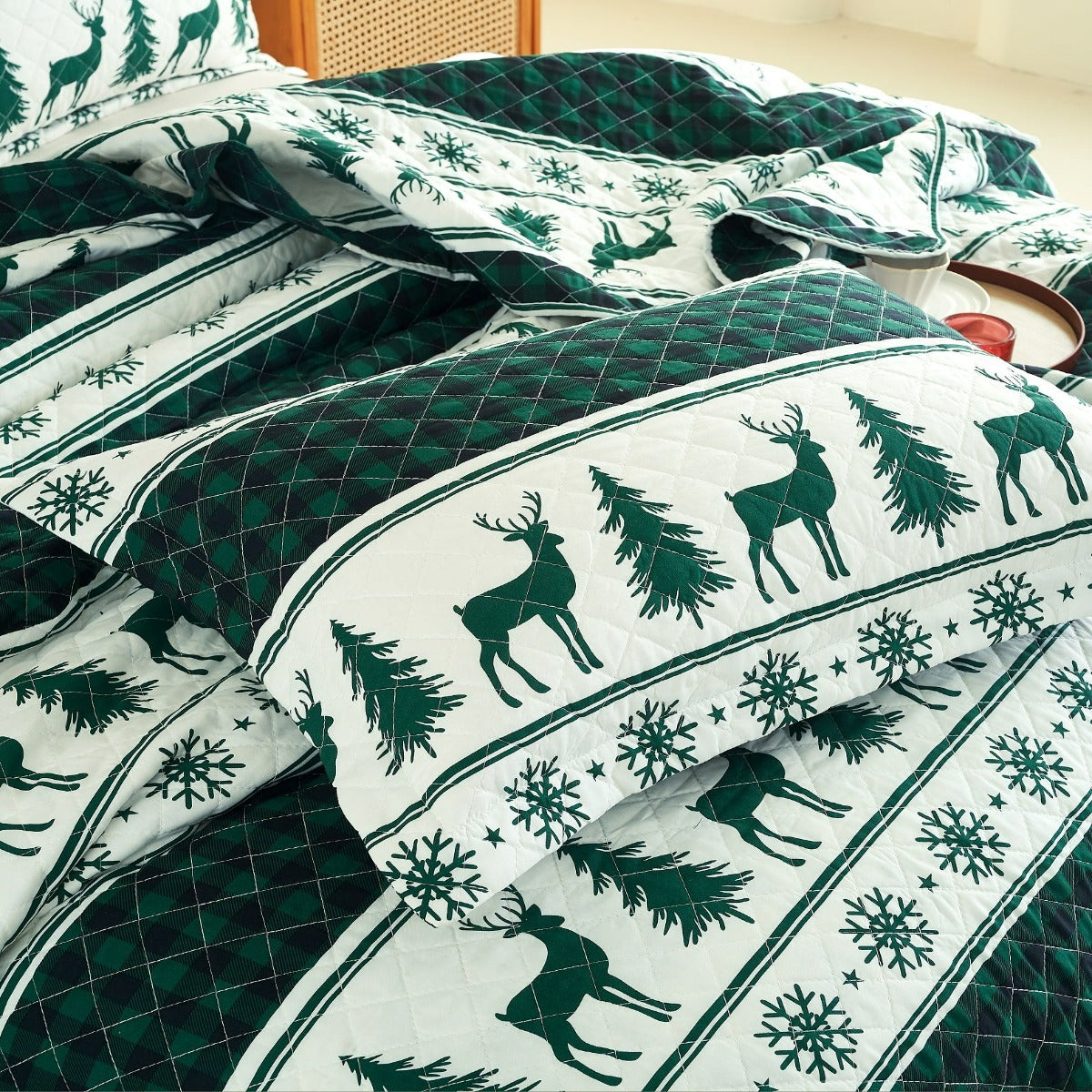 Holiday Collection Quilt Set - Ultra-Soft, Reversible Coverlet Bedding - Oversized Quilt With Matching Pillow Shams - Spirit Linen