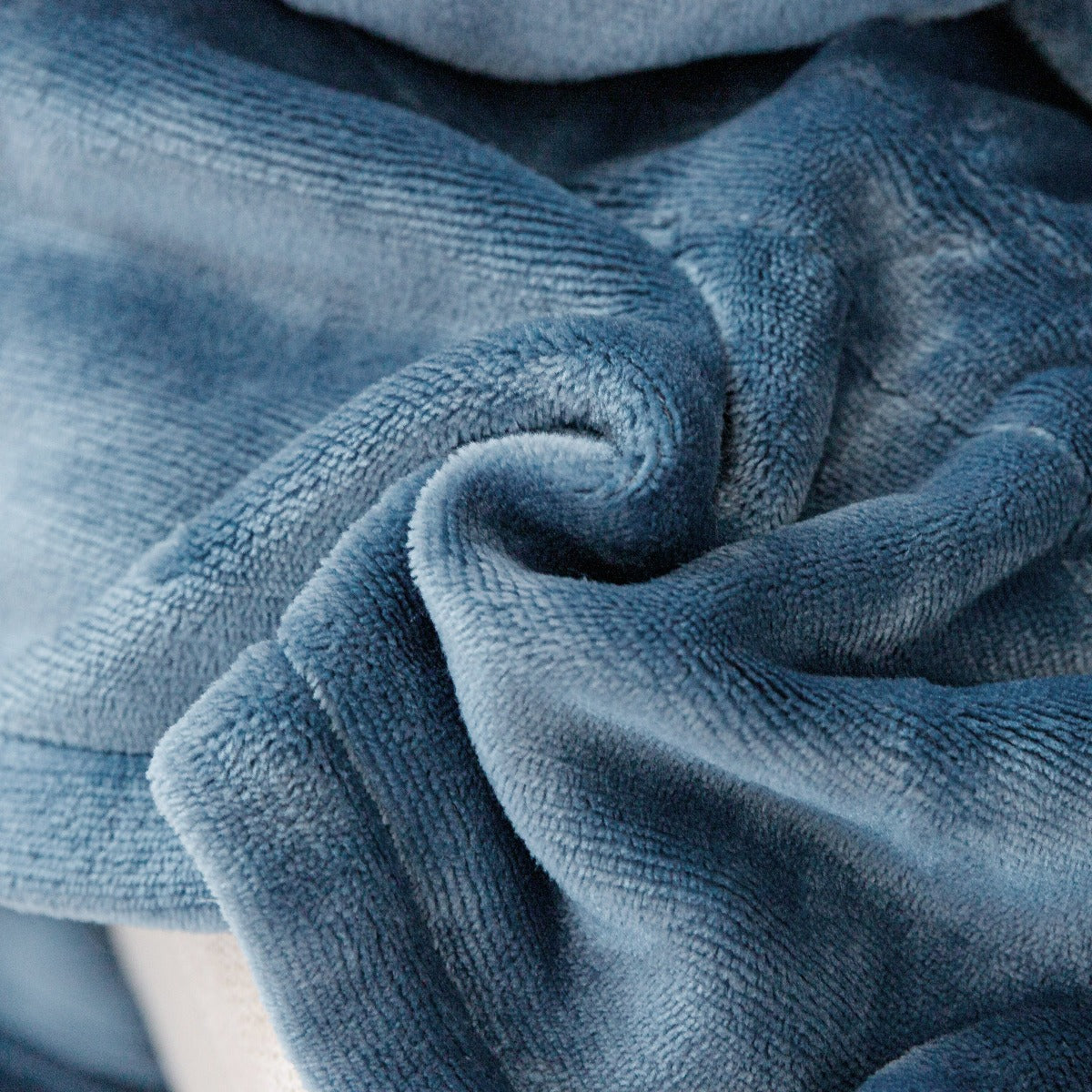 Microplush Heated 50x60 Throw