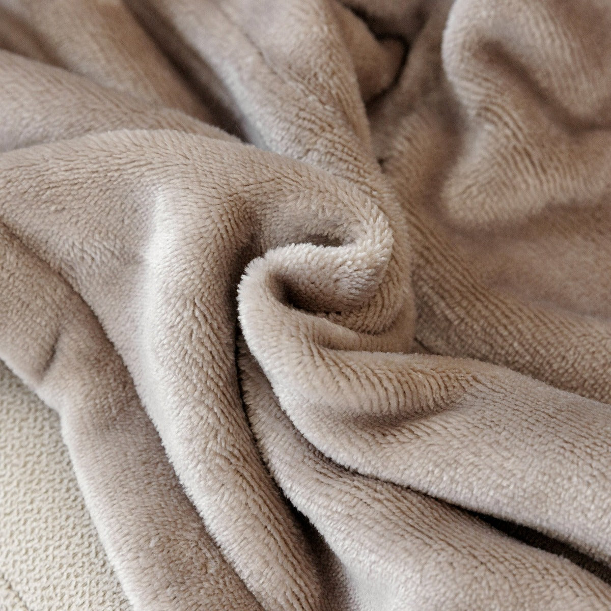 Microplush Heated 50x60 Throw