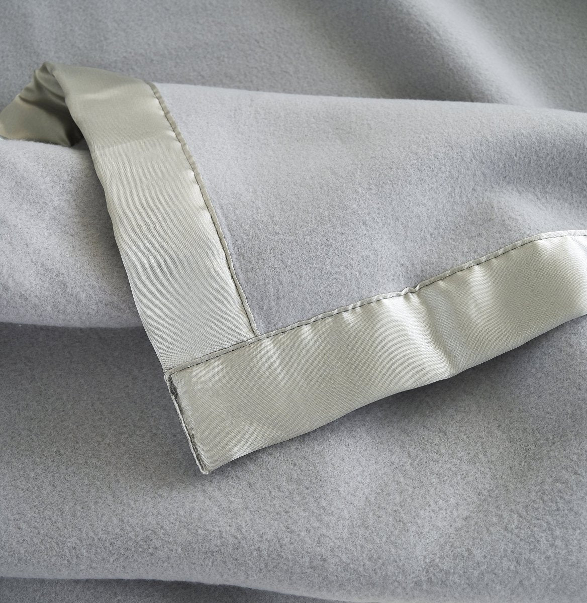 100% Polyester Satin Trim Polar Fleece Blanket - Spirit Linen