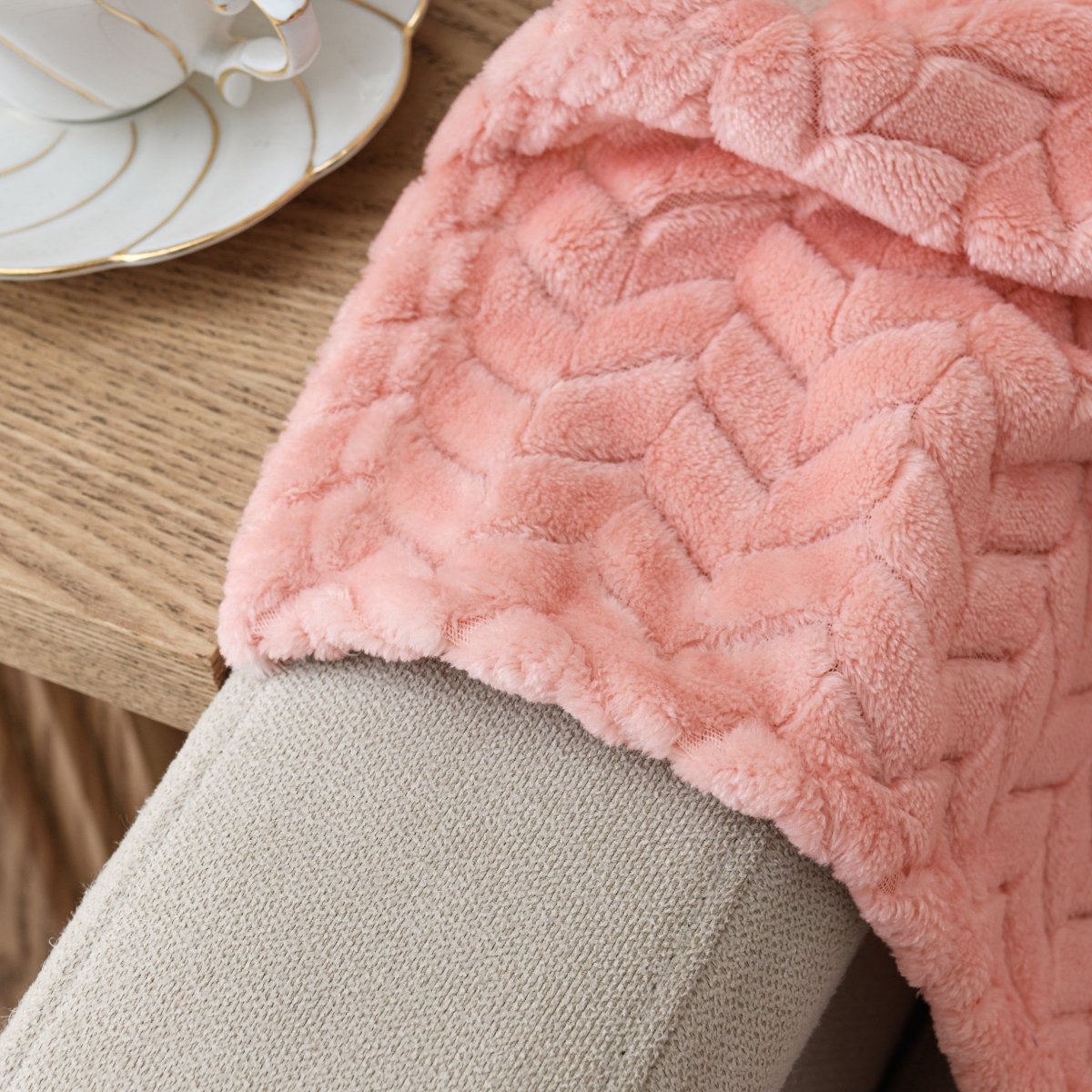 Arrow Jacquard 50 x 70 Plush Throw - Spirit Linen