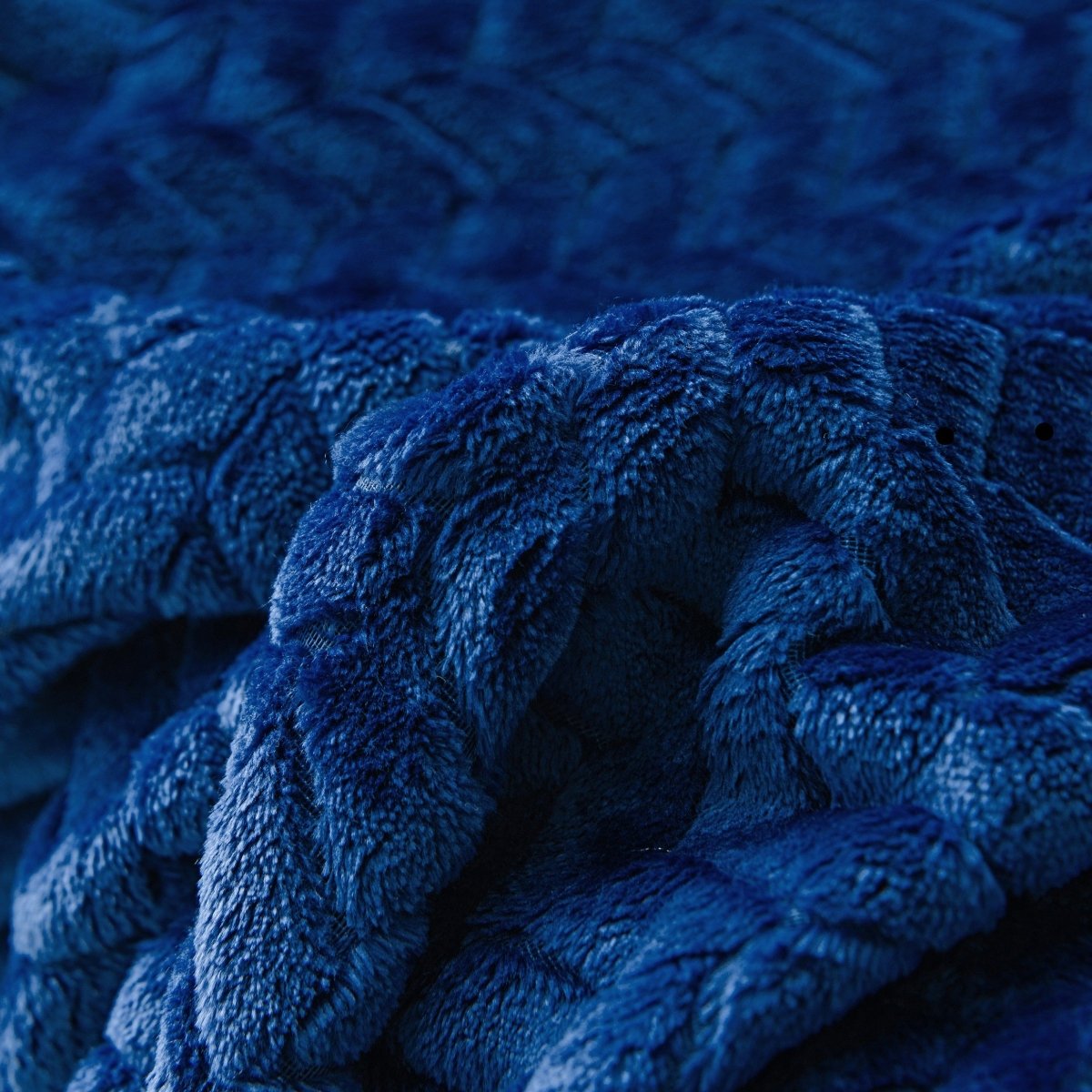 Arrow Jacquard 50 x 70 Plush Throw - Spirit Linen
