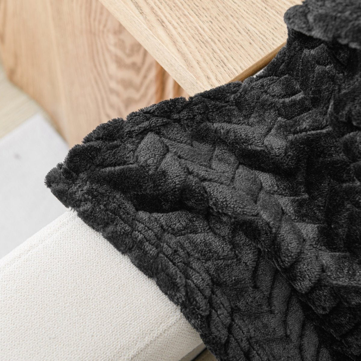 Arrow Jacquard 50 x 70 Plush Throw - Spirit Linen