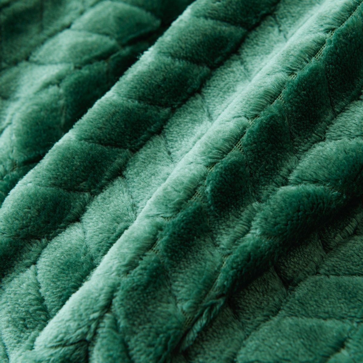 Arrow Jacquard 50 x 70 Plush Throw - Spirit Linen