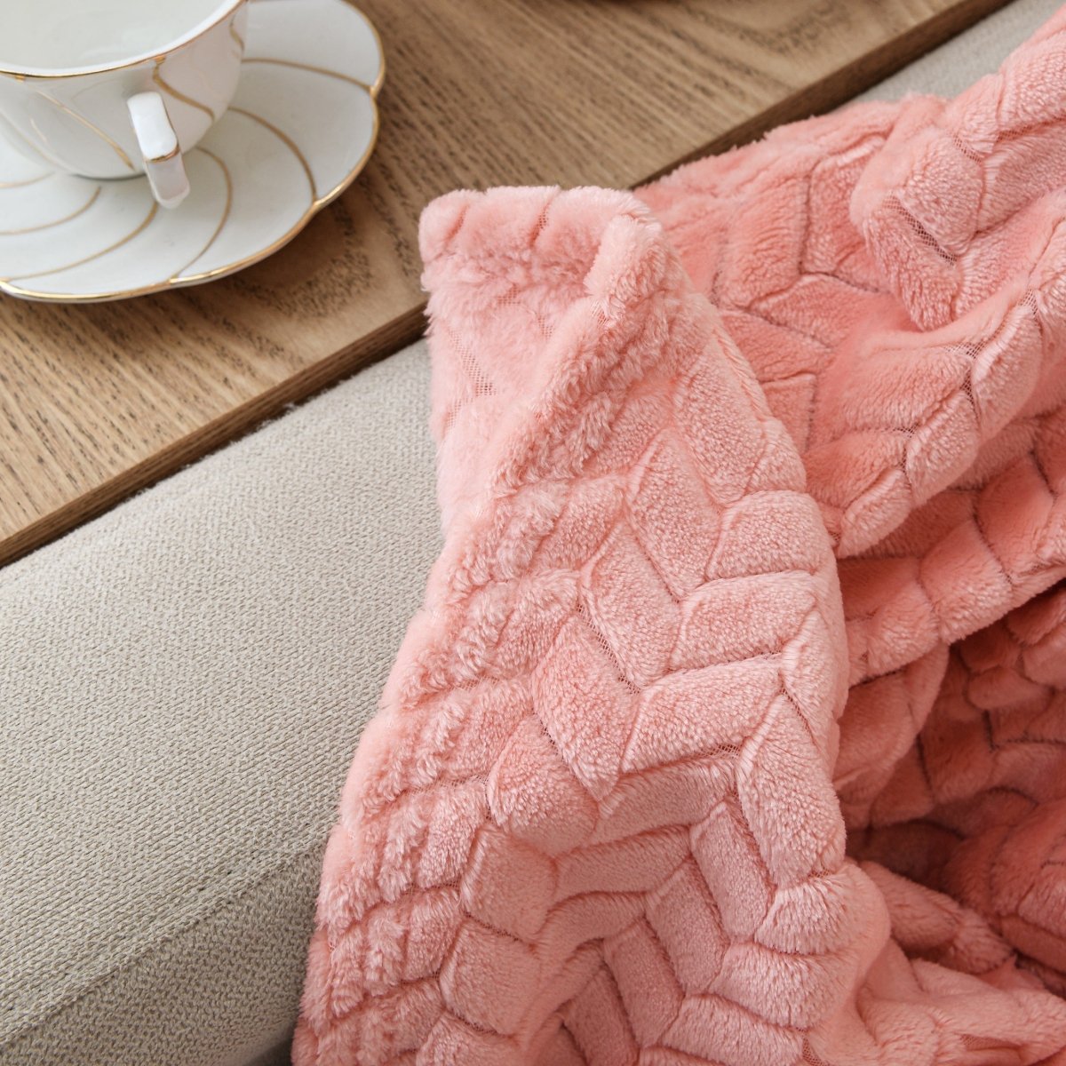 Arrow Jacquard 50 x 70 Plush Throw - Spirit Linen