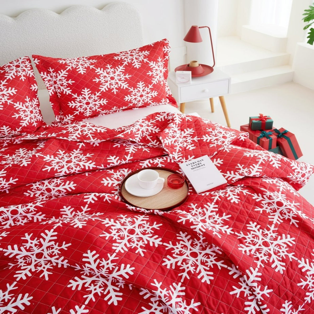 Holiday Collection Quilt Set - Ultra-Soft, Reversible Coverlet Bedding - Oversized Quilt With Matching Pillow Shams - Spirit Linen