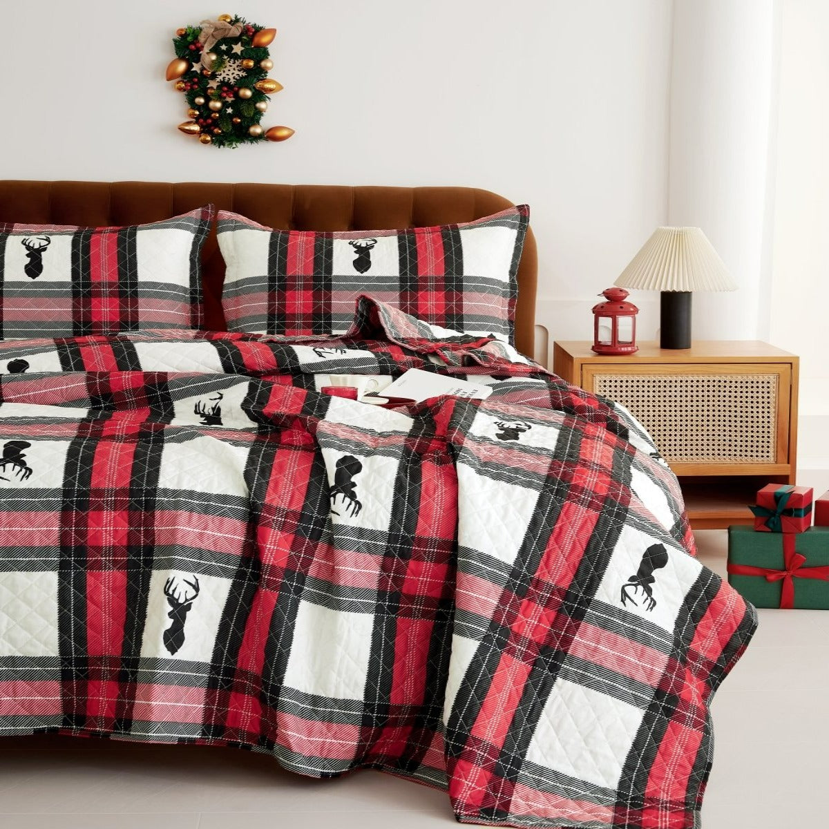 Holiday Collection Quilt Set - Ultra-Soft, Reversible Coverlet Bedding - Oversized Quilt With Matching Pillow Shams - Spirit Linen
