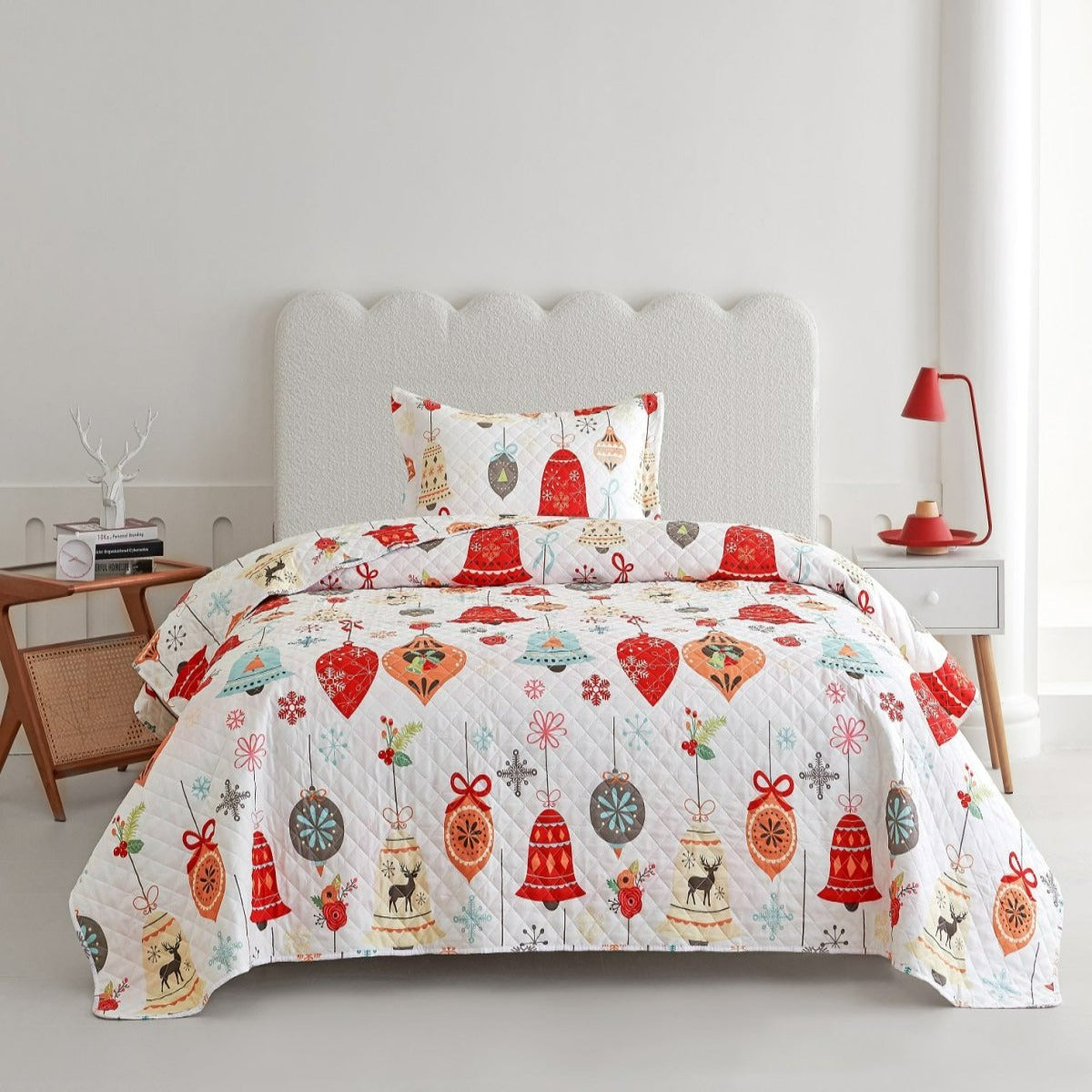 Holiday Collection Quilt Set - Ultra-Soft, Reversible Coverlet Bedding - Oversized Quilt With Matching Pillow Shams - Spirit Linen