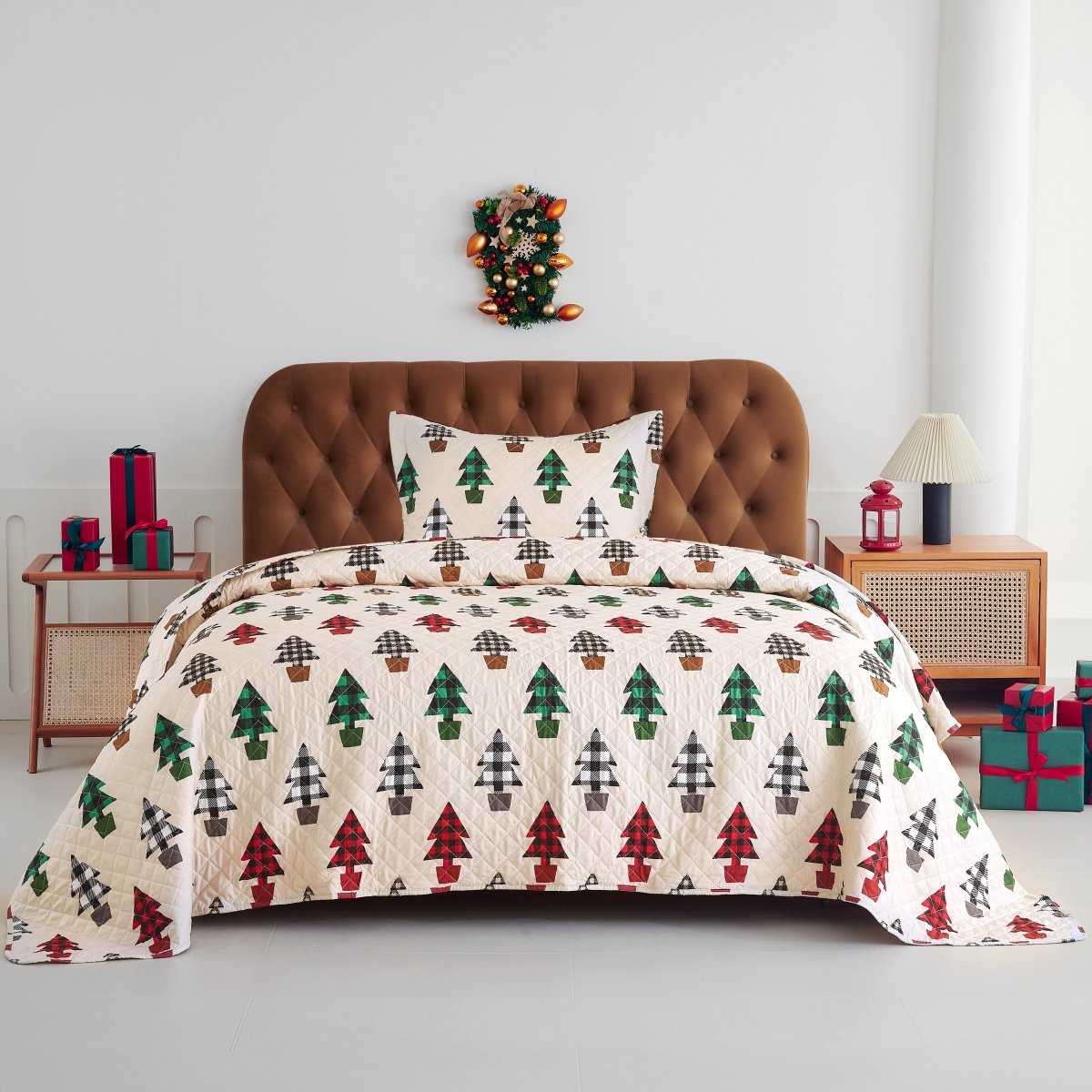 Holiday Collection Quilt Set - Ultra-Soft, Reversible Coverlet Bedding - Oversized Quilt With Matching Pillow Shams - Spirit Linen