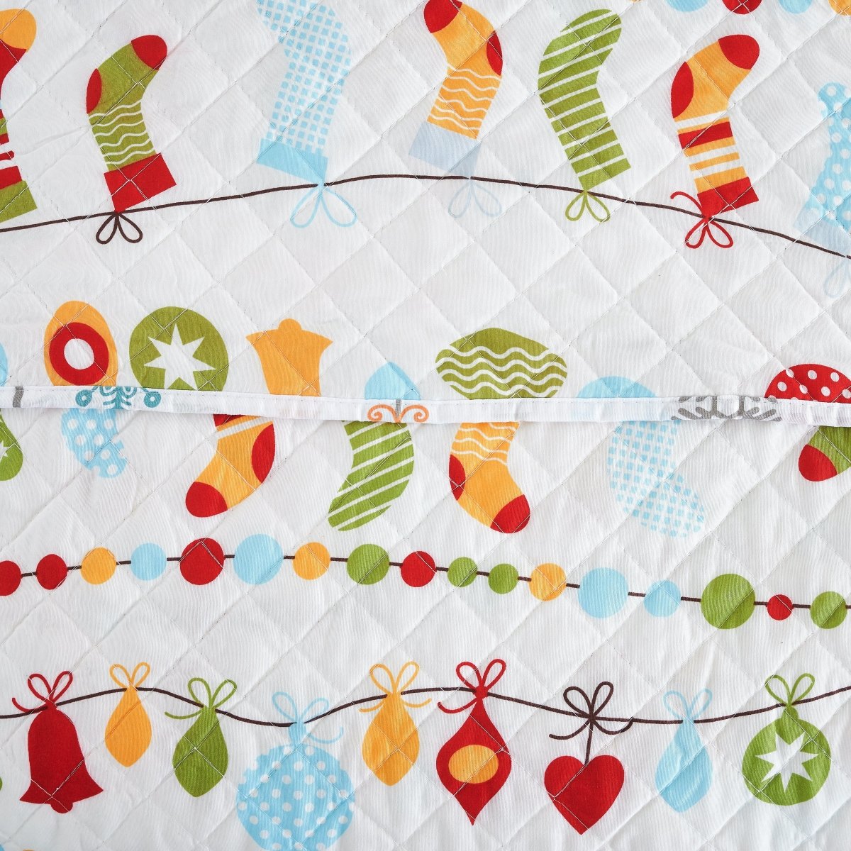 Holiday Collection Quilt Set - Ultra-Soft, Reversible Coverlet Bedding - Oversized Quilt With Matching Pillow Shams - Spirit Linen