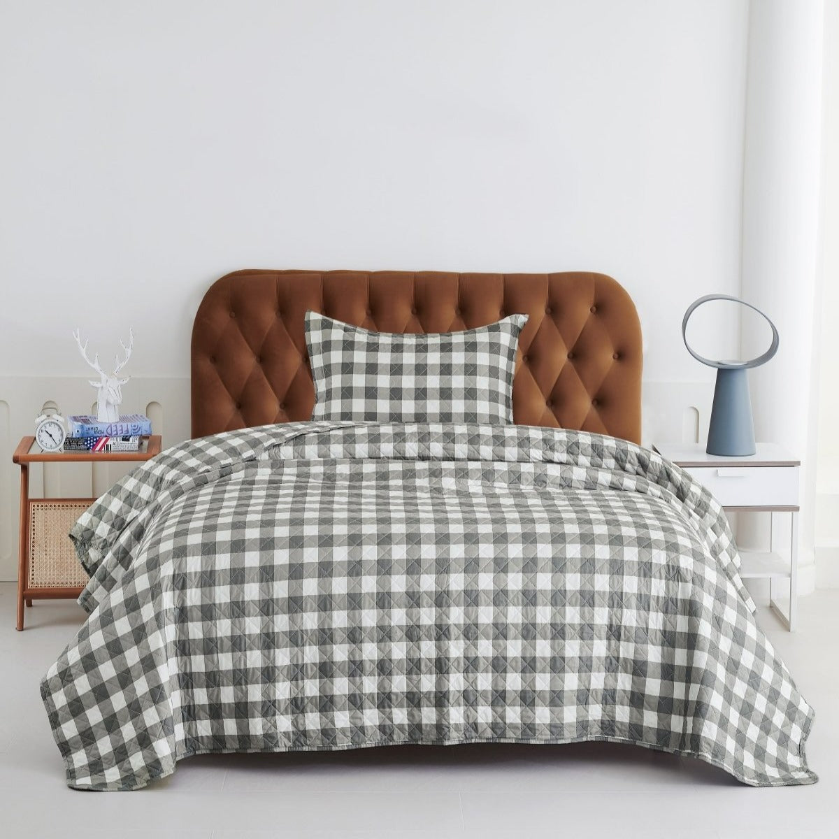 Holiday Collection Quilt Set - Ultra-Soft, Reversible Coverlet Bedding - Oversized Quilt With Matching Pillow Shams - Spirit Linen