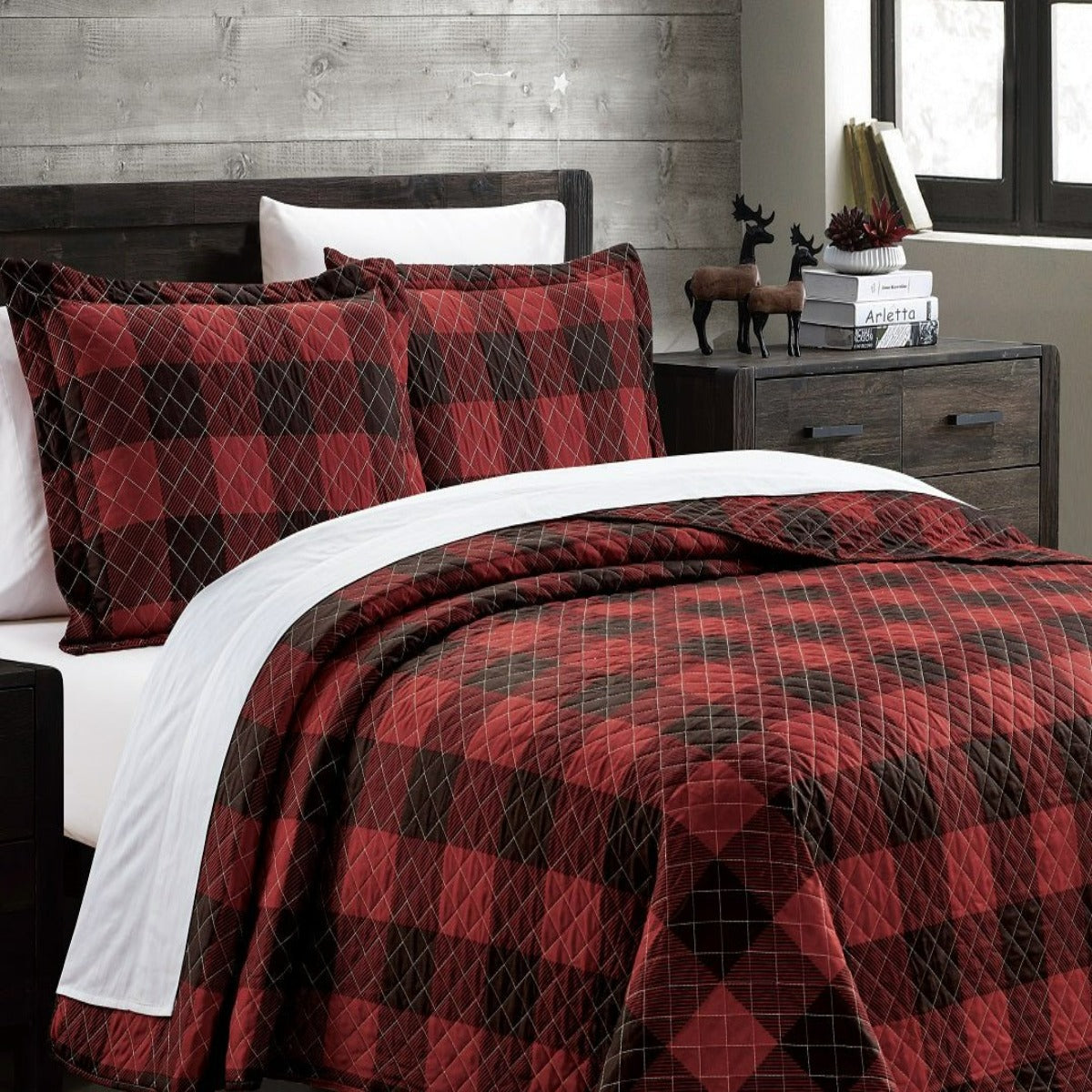 Holiday Collection Quilt Set - Ultra-Soft, Reversible Coverlet Bedding - Oversized Quilt With Matching Pillow Shams - Spirit Linen