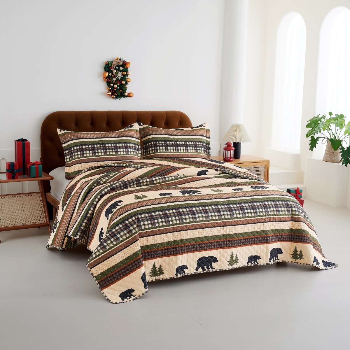 Holiday Collection Quilt Set - Ultra-Soft, Reversible Coverlet Bedding - Oversized Quilt With Matching Pillow Shams - Spirit Linen