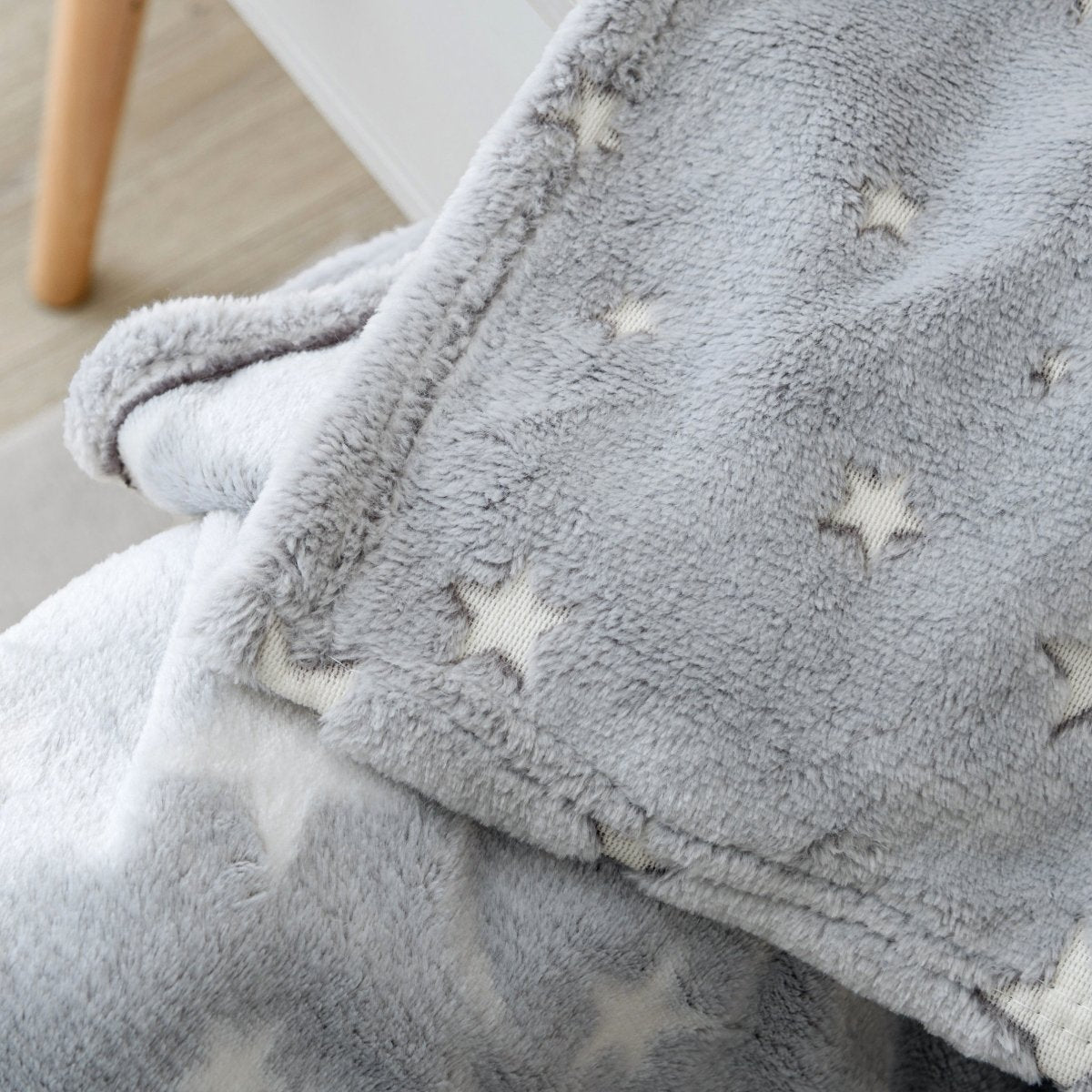 Luna & Arlo - Glow in the Dark - 50 x 70 Throw - Spirit Linen