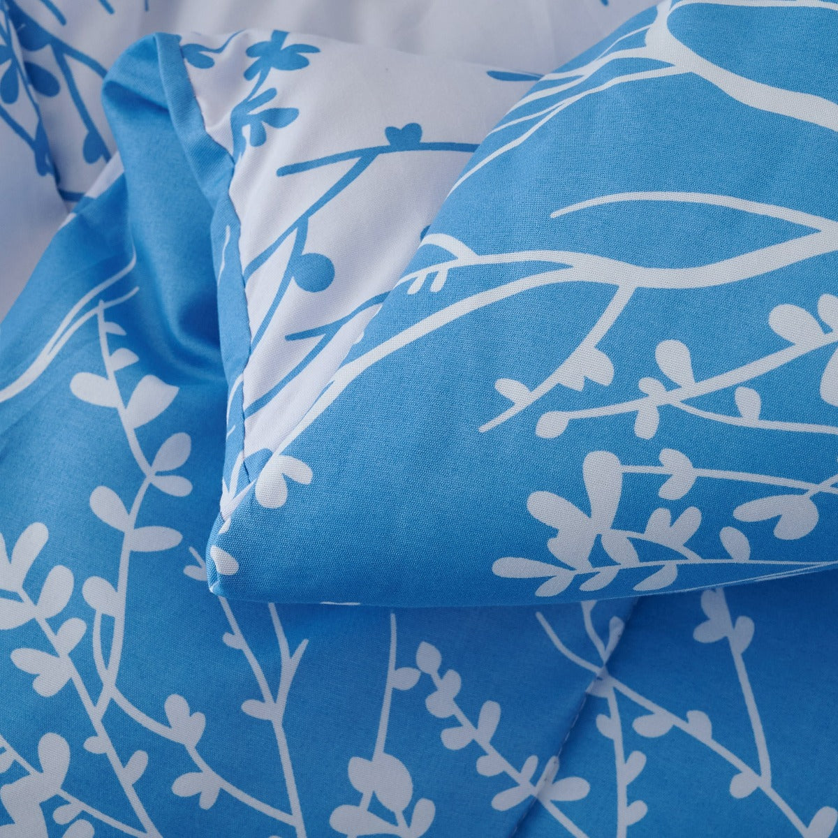 Foliage Reversible Comforter Set + Two Free Sham Pillows - Spirit Linen - Light Blue