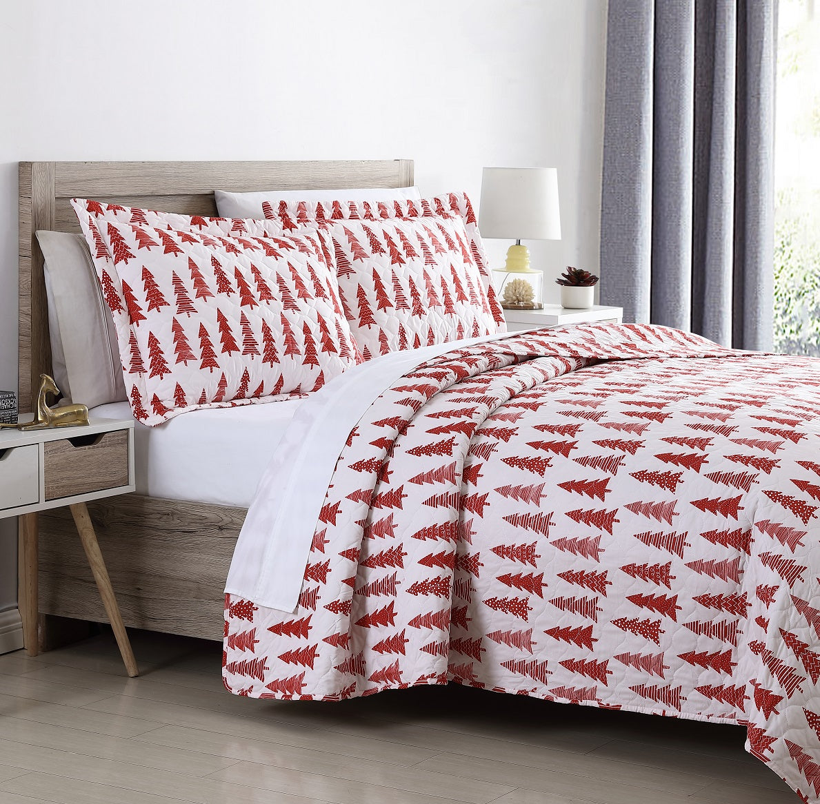 Holiday Collection Quilt Set - Ultra-Soft, Reversible Coverlet Bedding - Oversized Quilt With Matching Pillow Shams