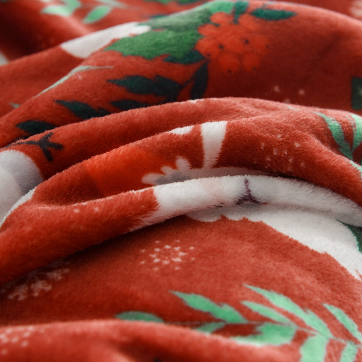 Ultra Soft Oversized Plush Holiday Throw Blanket - Stylish Home Décor for Bed or Couch