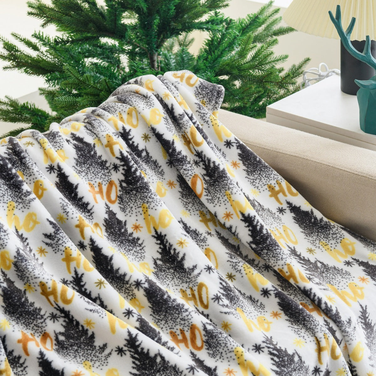 Ultra Soft Oversized Plush Holiday Throw Blanket - Stylish Home Décor for Bed or Couch