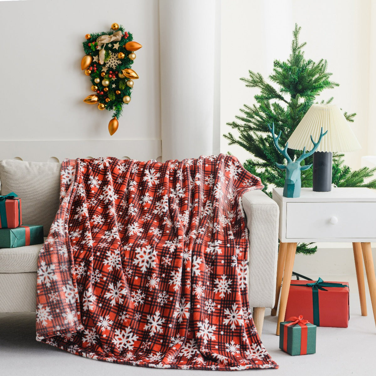 Ultra Soft Oversized Plush Holiday Throw Blanket - Stylish Home Décor for Bed or Couch