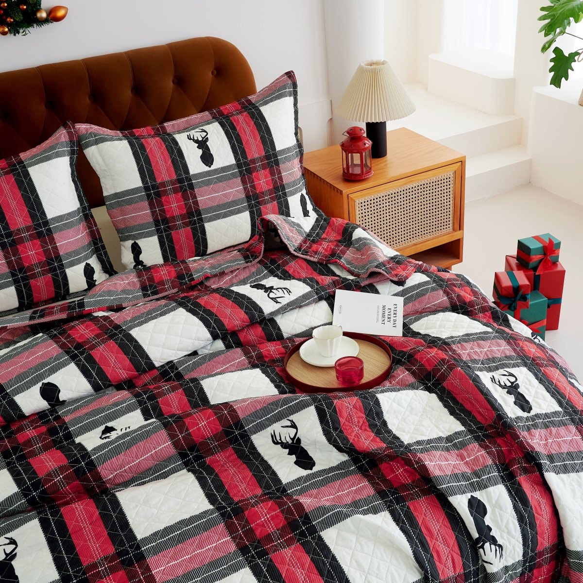 Holiday Collection Quilt Set - Ultra-Soft, Reversible Coverlet Bedding - Oversized Quilt With Matching Pillow Shams - Spirit Linen
