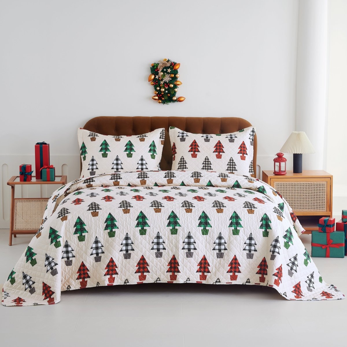 Holiday Collection Quilt Set - Ultra-Soft, Reversible Coverlet Bedding - Oversized Quilt With Matching Pillow Shams - Spirit Linen