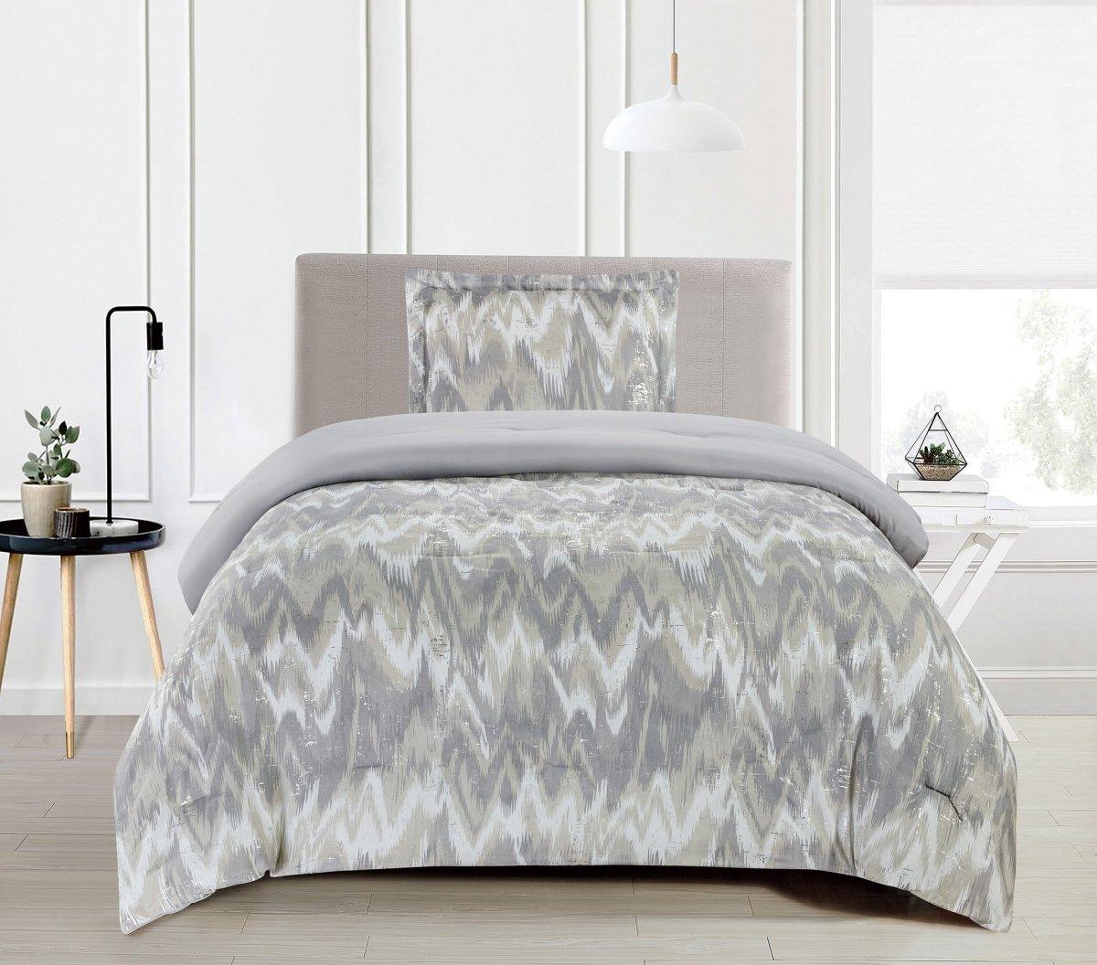 https://spiritlinen.com/cdn/shop/products/metallic-comforter-set-with-matching-shams-and-decorative-pillows-stylish-home-decor-with-metallic-accents-325294.jpg?v=1683419014&width=1445
